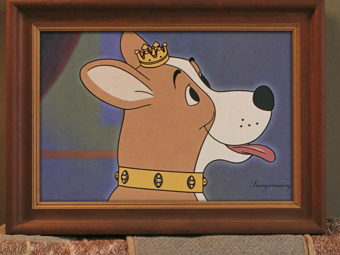 Kopf-fokussiertes royales Hundeportrait als Leinwand ueber dem Sofa, das eigentliche Posey-Produkt